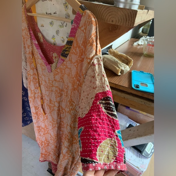 Kantha Bae Oversized Tunic in red & cream with flowers - Picture 5 of 8